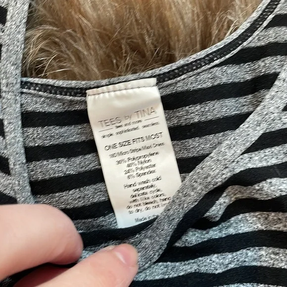 Tees by Tina like new dress - Picture 2 of 4